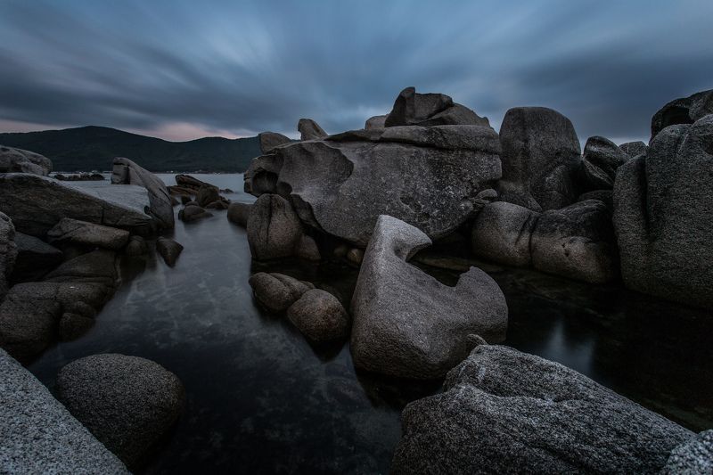 море, небо, закат, синее, цвета, бухта, приморье, россия, облака, камни, sea, seascape, landscape, sunset, blue, clouds, roks Стражи фото превью