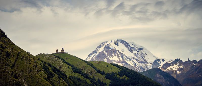 Грузия, Казбек, Горы, Скалы, Камни, Религия, Церковь, Храм, Панорама, Church, Georgia, Mountains, Landscape, Clouds, Stones, Rocks, Panorama Грузинский пейзаж фото превью
