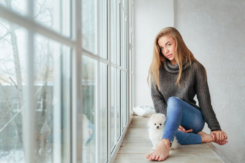 портрет, девушка, студия, красивая, молодая, красота, свет, глаза, губы, нежность, романтика,шпиц  фото превью