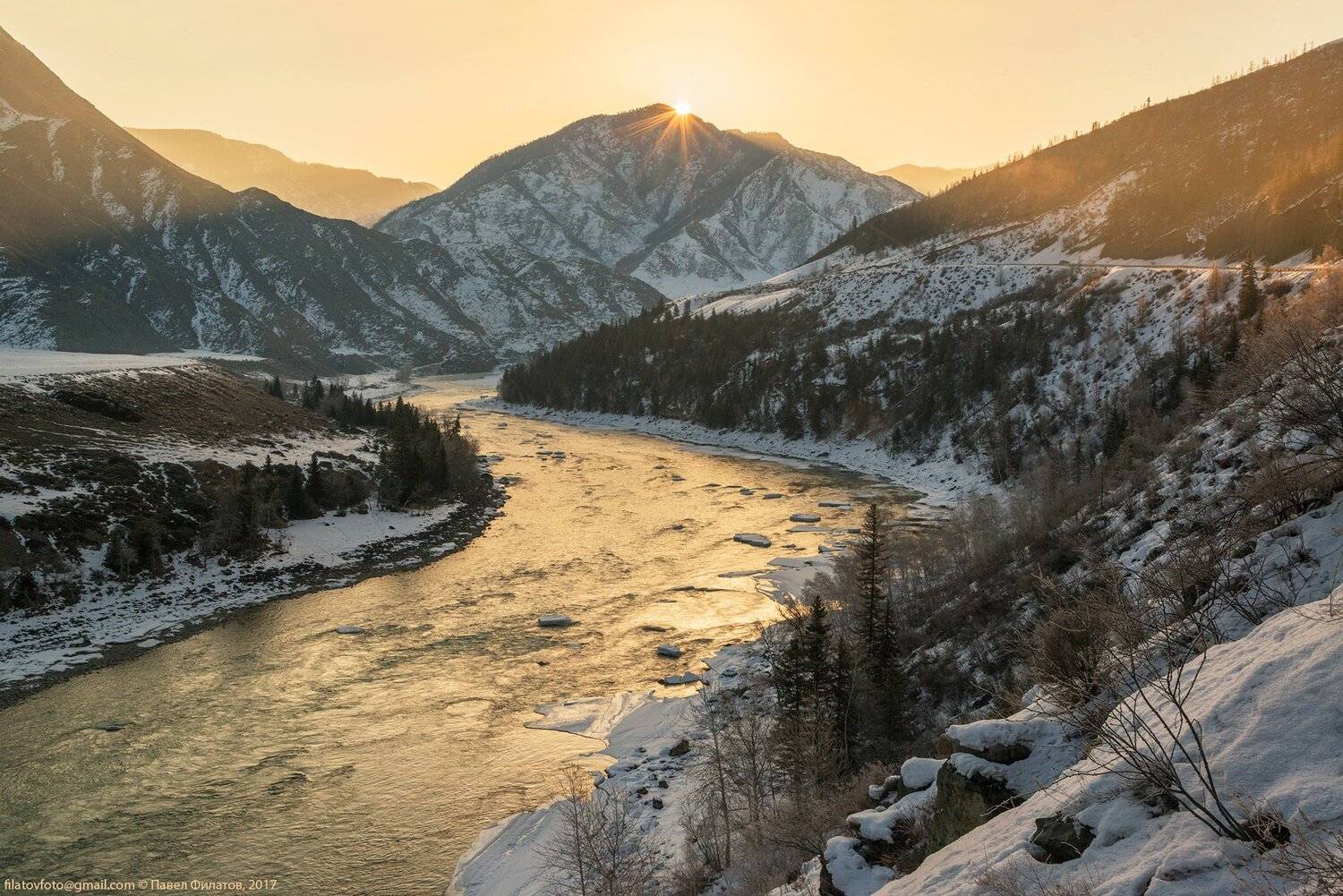 #алтай_чудеса_природы #алтай #сибирь #siberia #павел_филатов #pavel_filatov #filatovpavelaltai #рассвет #катунь #весна #льдины #солнце #лучи #утро, Павел Филатов
