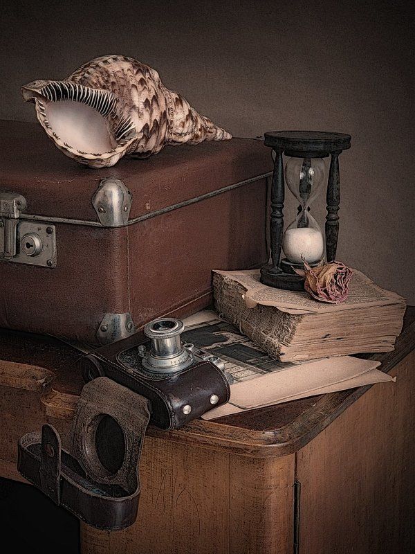 Из старого чемодана фото превью