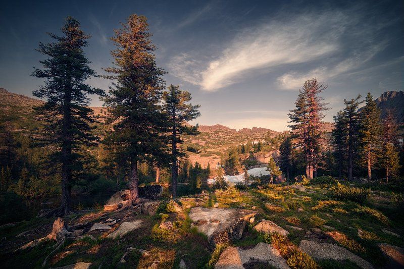 пейзаж, природа, вечер, деревья, озеро, горы, скалы, камни, теплый, большой, высокий, красивая, красноярский, край, хребет, ергаки, сибирь, саяны, лазурное Лазурное фото превью