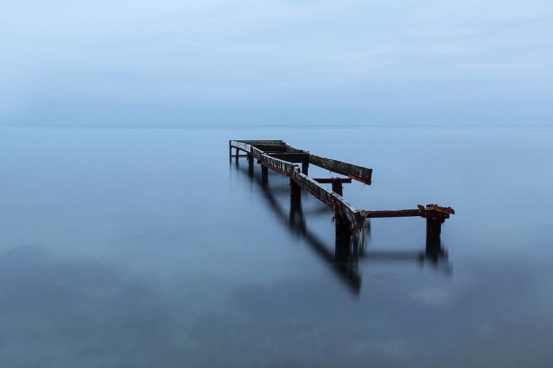 мост; причал; море; берег Заброшенный причал фото превью