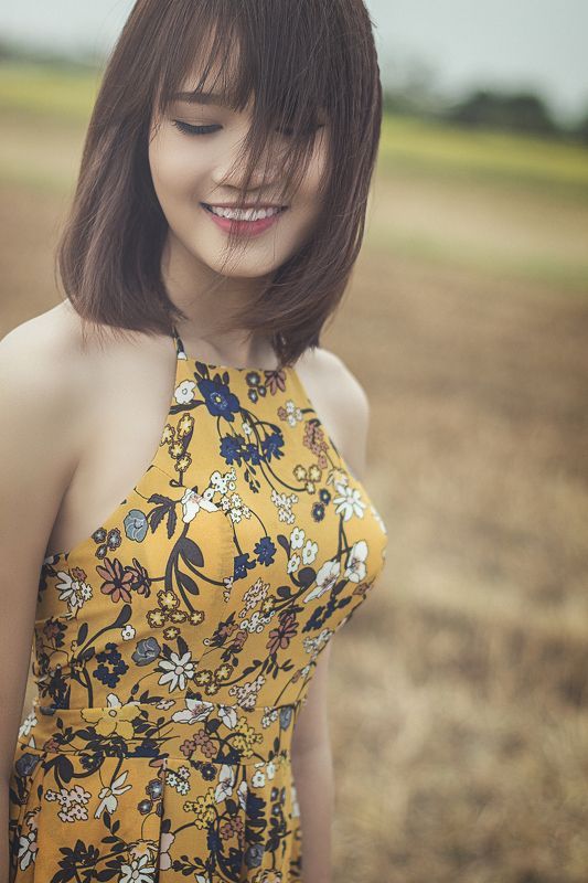 YOUNG GIRL фото превью