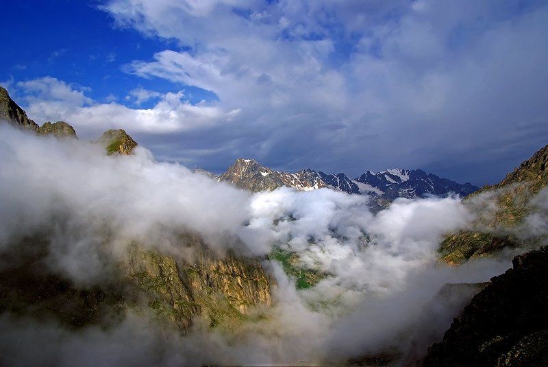 кавказ, приэльбрусье, горы, куллумкол, облака Облака над Куллумколом фото превью
