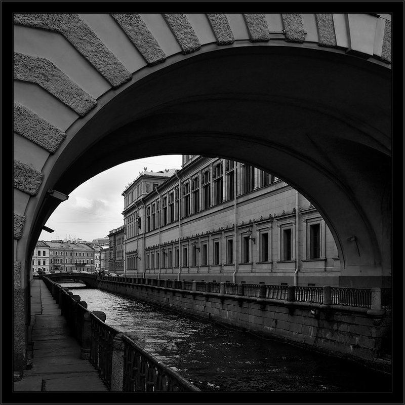 Знакомый питерский геометрический этюд фото превью