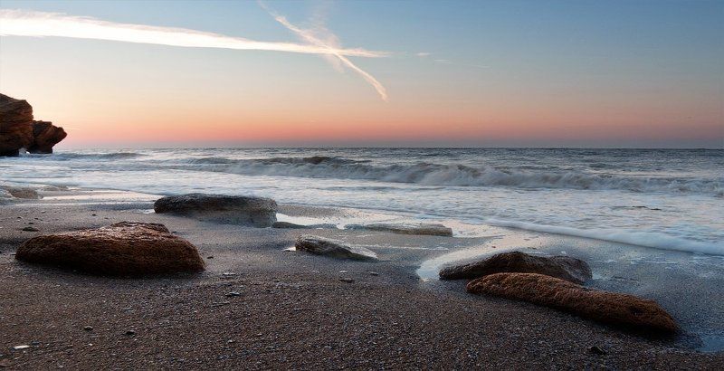 море, камни, песок, солнце, рассвет, пейзаж, фонтанка Рассвет нового дня фото превью