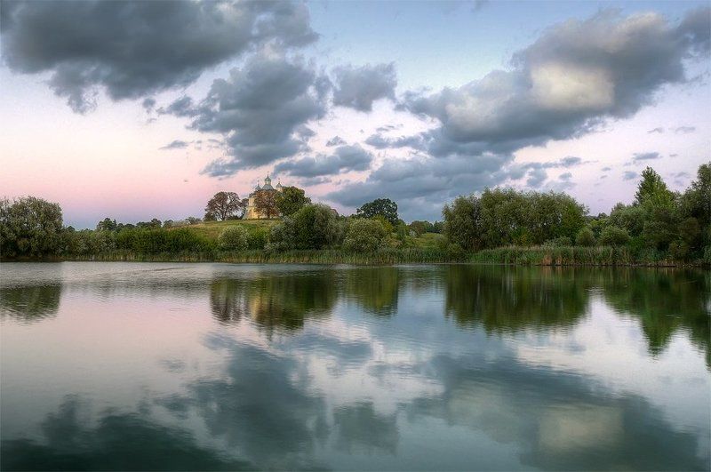 пейзаж, пруд, облака, церковь  фото превью
