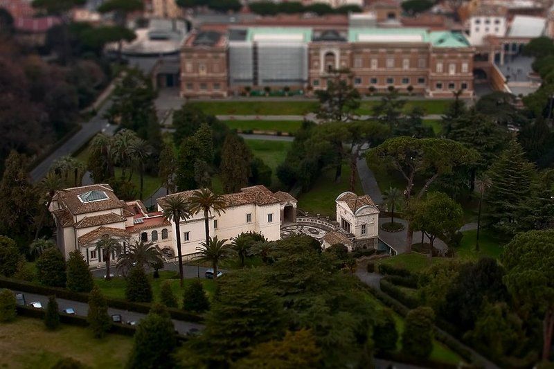 Вид с купола собора св.Петра на Сад Ватикана фото превью