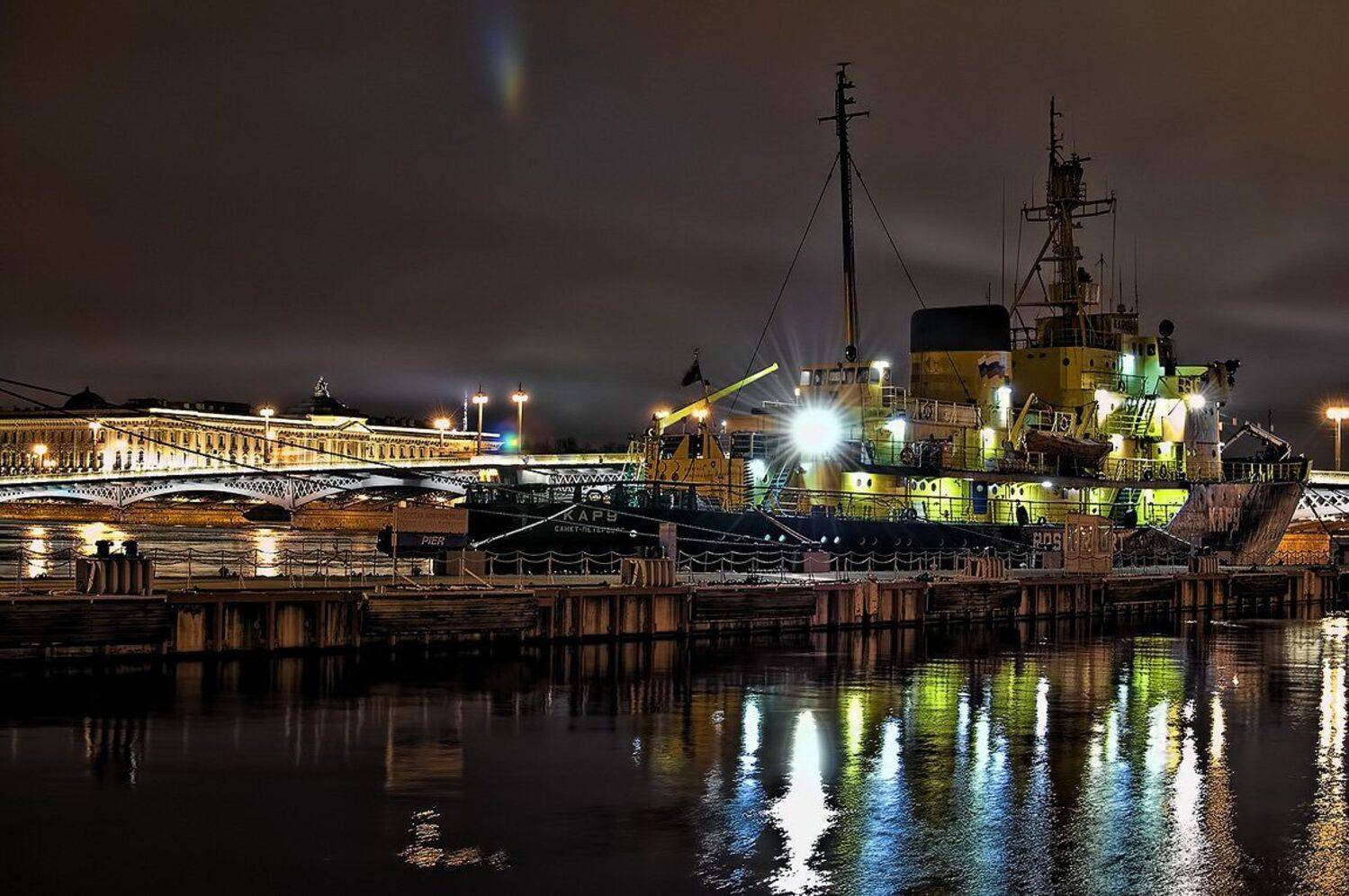 ледокол, кару, нева, питер, вечер, английская, набережная, Алексей Смирнов