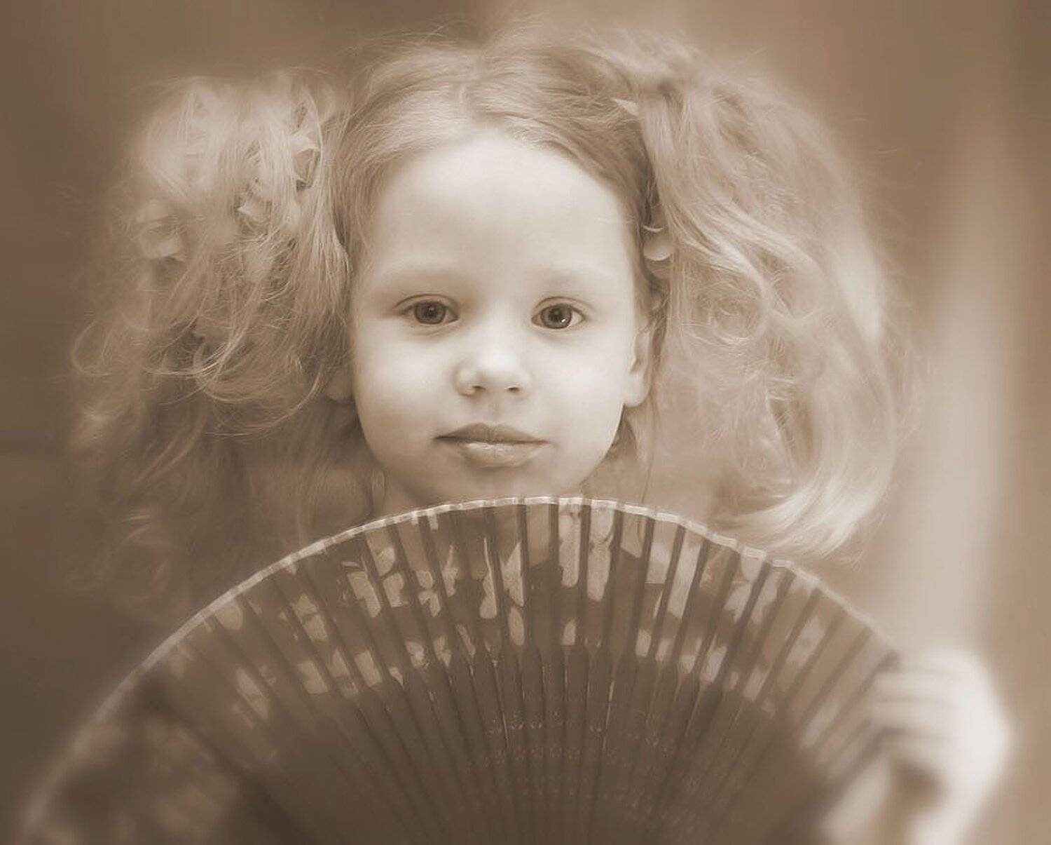 девочка, портрет, веер, Римма Алеева