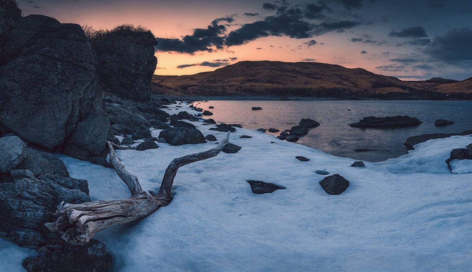 сумерки, весна, море, лёд, скалы, Андрей Кровлин