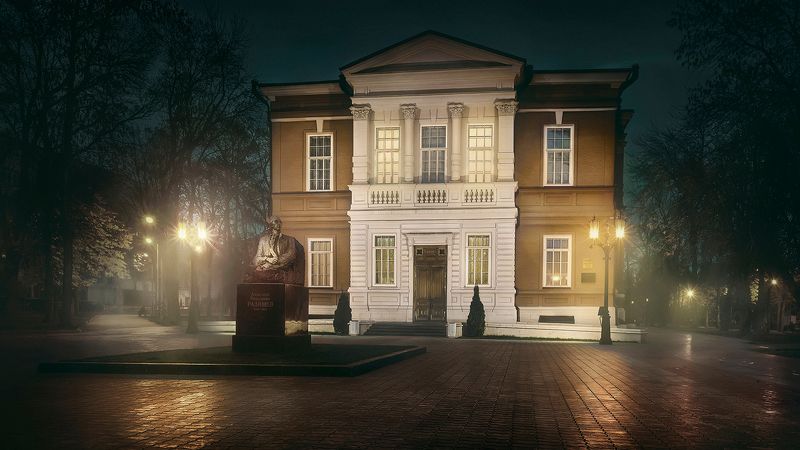 саратов, ночь, музей, фонари, туман Конан Дойл фото превью