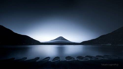 Boats at dawn (Blue ink version)