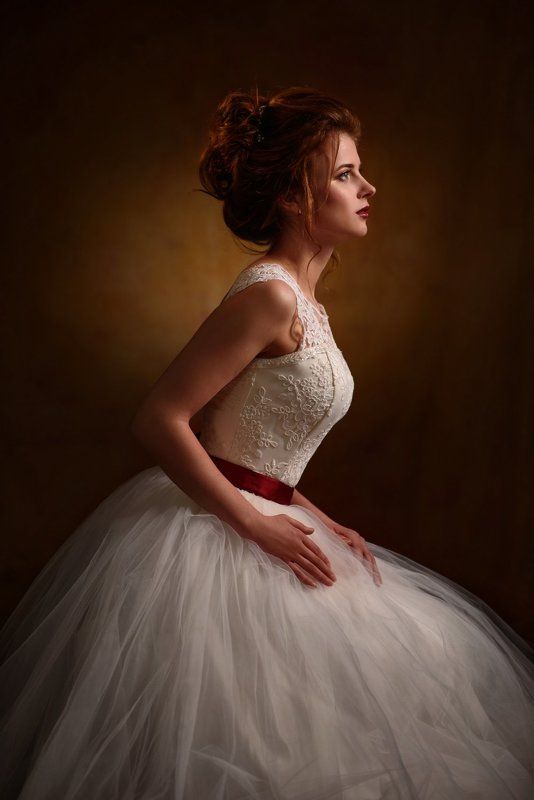 девушка, студия, свет, тень, взгляд, рыжая, платье, свадьба, невеста *** фото превью