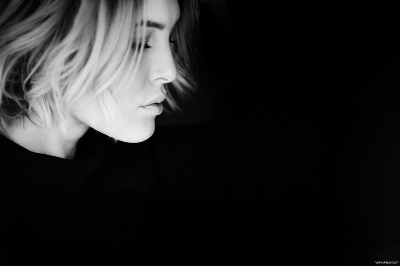 woman#sensual#portrait#mood#intensive#colours#softness#glamour#mystic#beautiful#face#intensive#cut#secretely# *Pause* фото превью