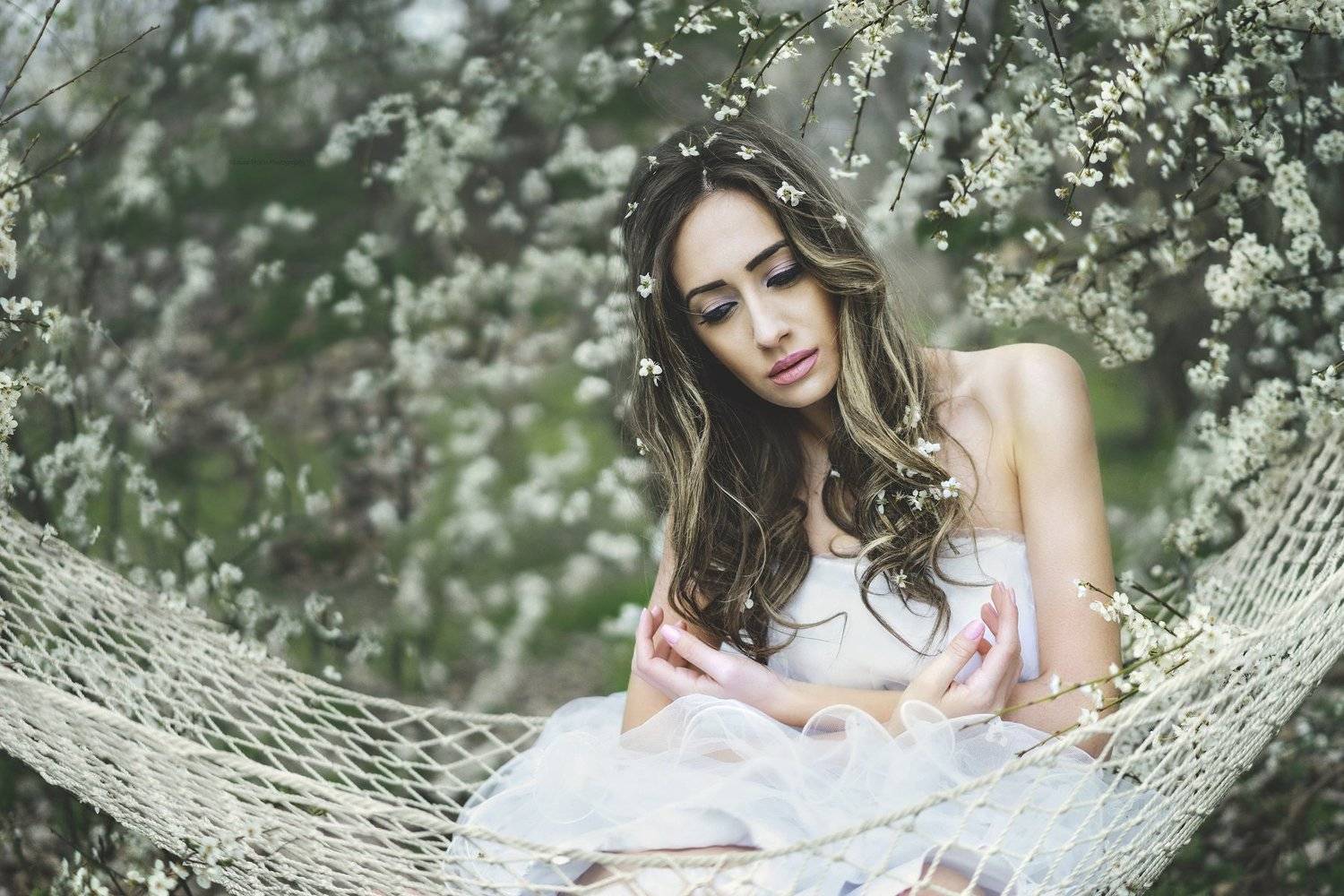 spring flowers, girl, Laura Stoica