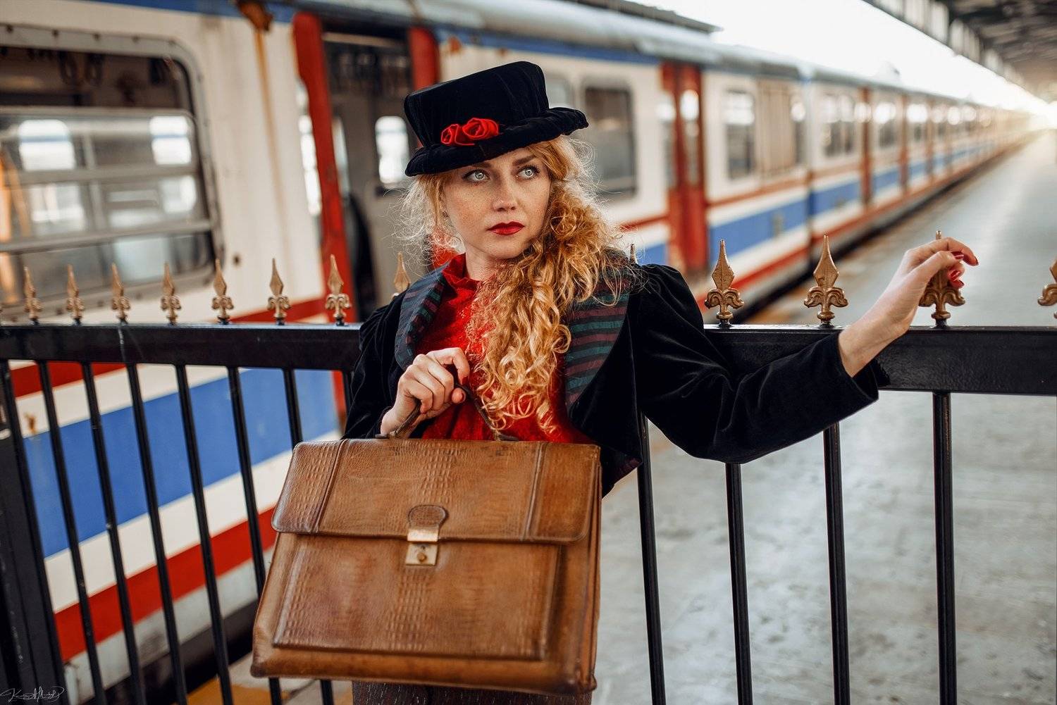 модель, art, portrait, people, beauty, beautiful, retro, vintage, nikon, sigma, natural, light, 35mm, red, blue, yellow, black, white, eyes, , Каан Алтындал