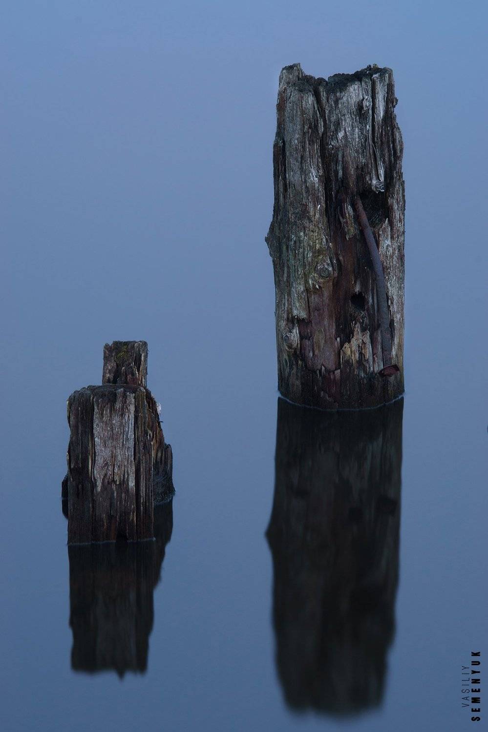 Отражения, озеро, минимализм, столбы., Семенюк Василий