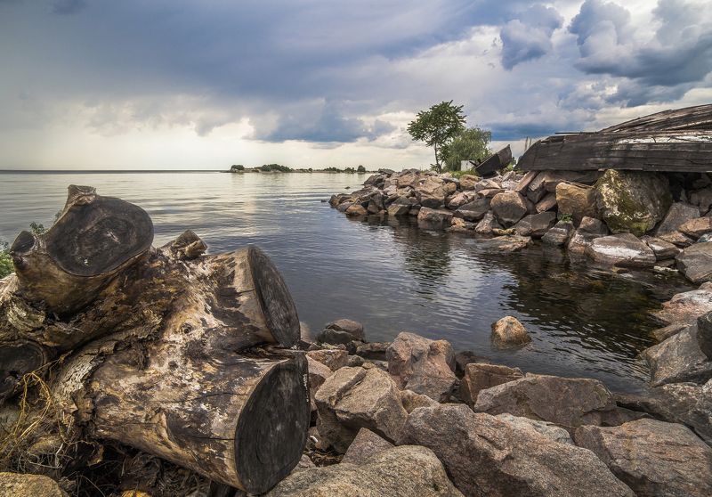 вода, деревья, весна, камни, зелень, облака, закат Порт фото превью
