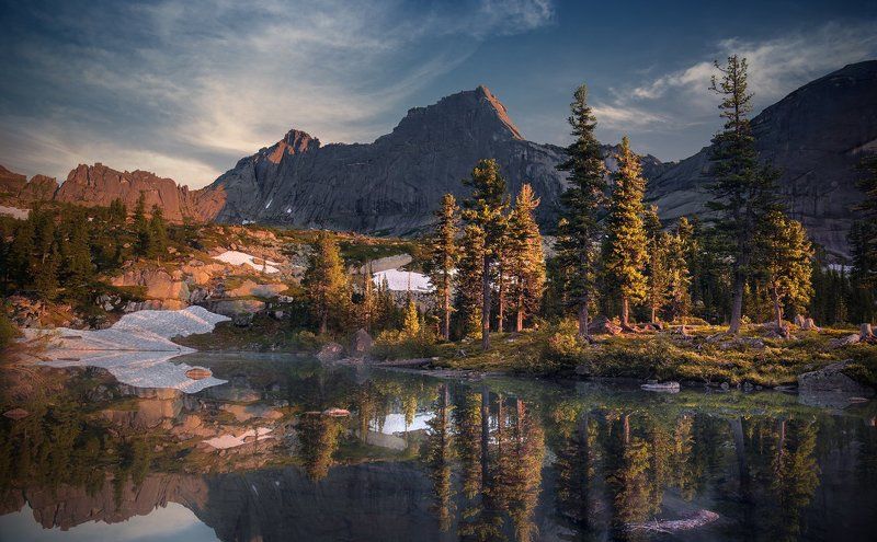 пейзаж, природа, ергаки, саяны, лазурное, горы, скалы, вершины, хребет, озеро, вечер, спящий, саян, дно, камни, отражения, вода, холодный, большой, высокий, красивая Лазурное фото превью