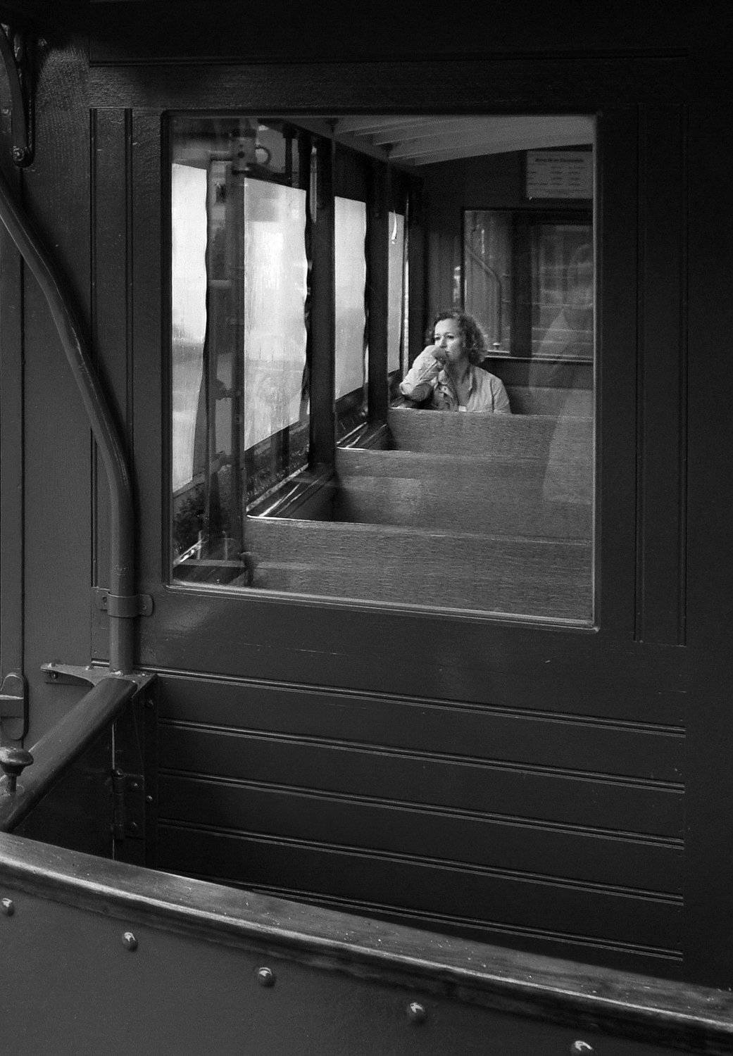 street, city life, woman, train, window, sad, railway, wood, lit, emotion, Endegor