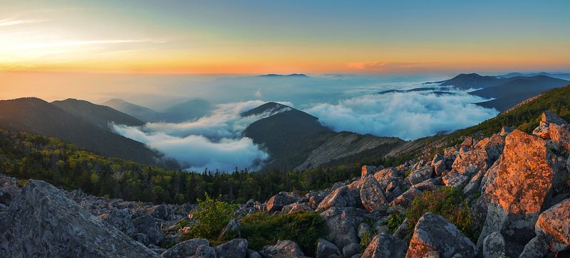 Приморье, Приморский край, Пидан, горы, рассвет, облака Пробуждение фото превью
