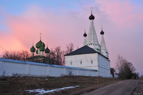 Алексеевский монастырь