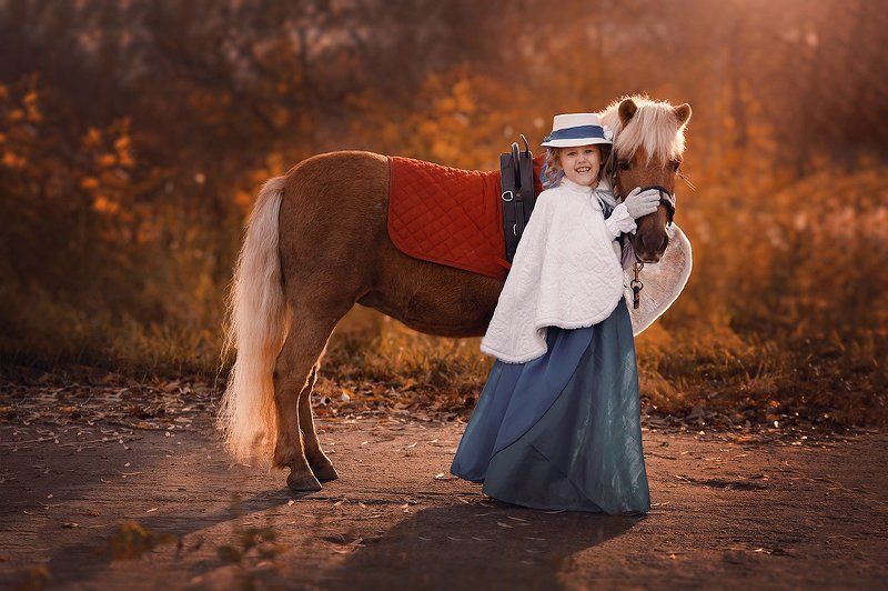 Девочка, Лошадка, Покацкая, Ребенок с пони Пони тоже кони фото превью