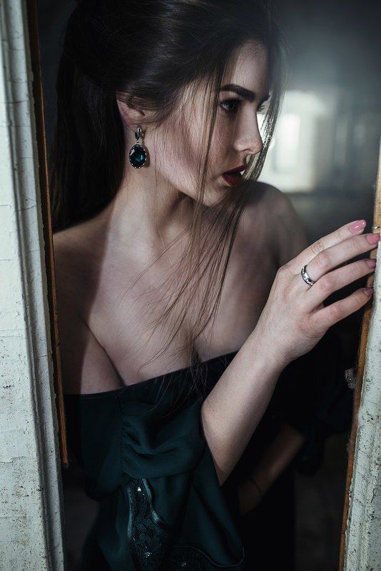 #beautiful#light#old_fashioned#in_beautiful_dress#jewelry#russianbeauty# In the dark фото превью