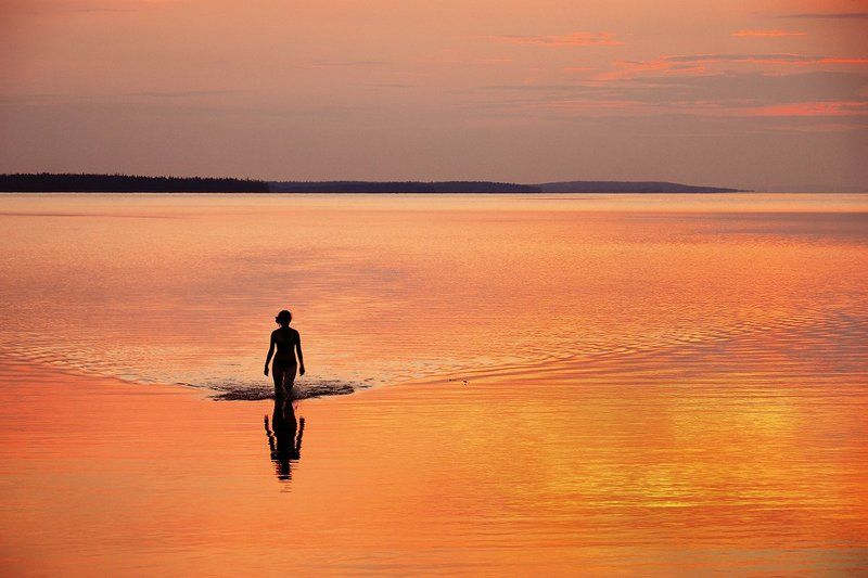 кольский, умба, закат, озеро Канозеро, купание на закате фото превью