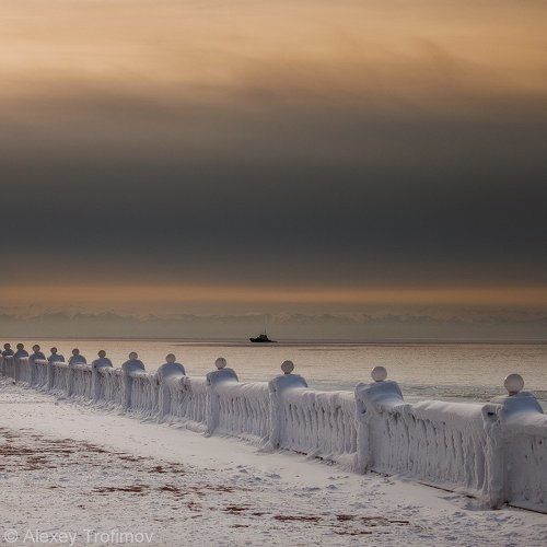 Зимняя набережная в Листвянке