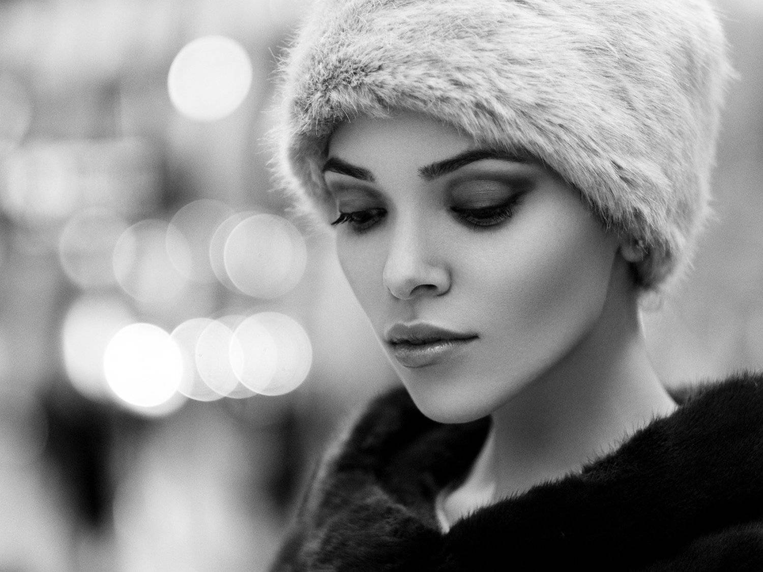 portrait, airport, black and white, natural light, Michael Schnabl
