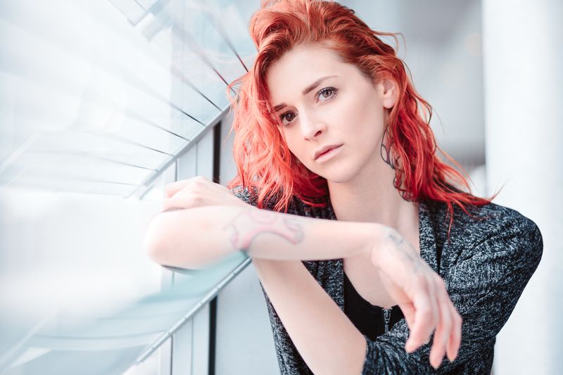 model natural light Red фото превью