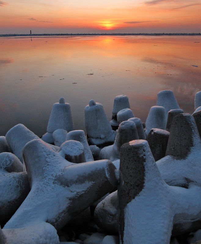 закат, Балтийск, тетраподы Секта свидетелей заката. фото превью