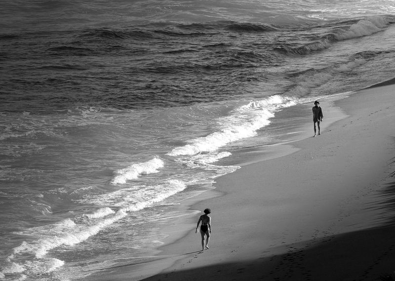 Двое на берегу фото превью