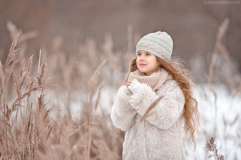 Девочка, нежность, снег, зима, портрет Зимнее утро фото превью