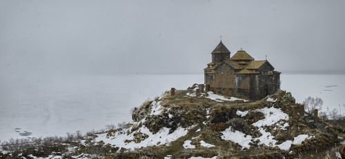 Монастырь Айраванк.