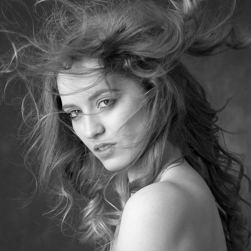 портрет, девушка,взгляд, волосы,чёрно-белое,ч/б, girl,portrait,b&w, Майя (2) фото превью