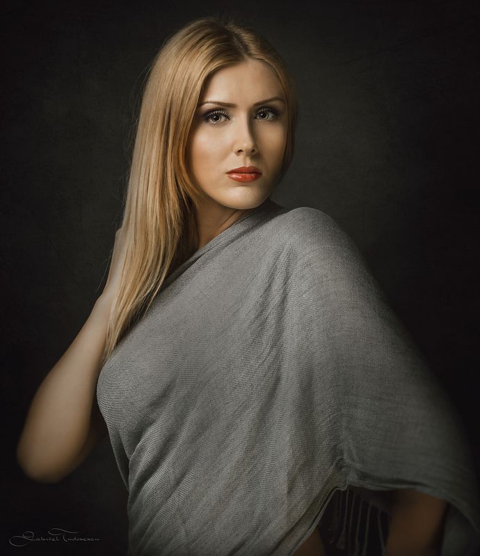 portrait Mony фото превью