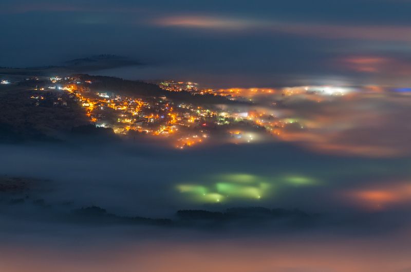 light, fog, foggy, landscape, mountain, city, night Lights фото превью