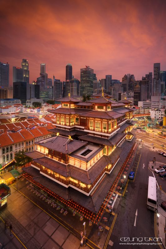 #buddha_tooth_relic_temple #sunset #chinatown #singapore Buddha Tooth Relic Temple sunset фото превью