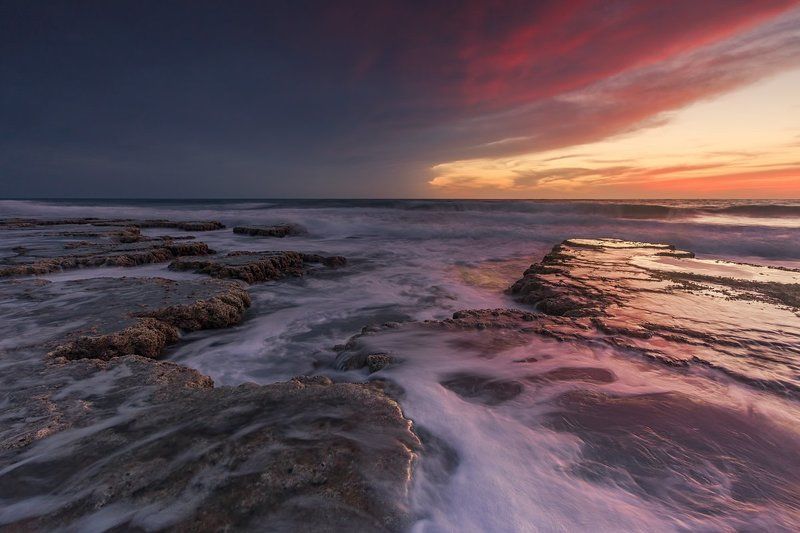 средиземное море, небо, камни, вода, песок, облака, море, пляж, парк, шторм, национальный парк, израиль, север, закат, солнце, ветер, брызги, волны, весна, природа, пейзаж, белоголовый, сип, перья, орел, Средиземное море фото превью