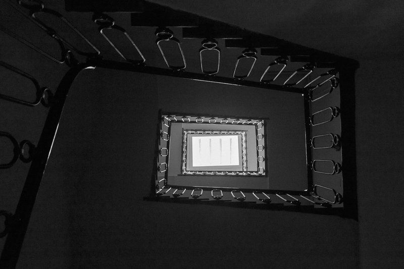 stairway,black and white,window,spiral,minimalism,abstract,light,shadow Door to heaven фото превью