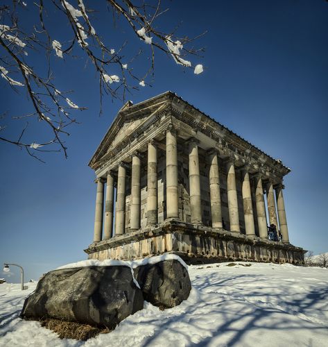 Языческий храм Гарни.