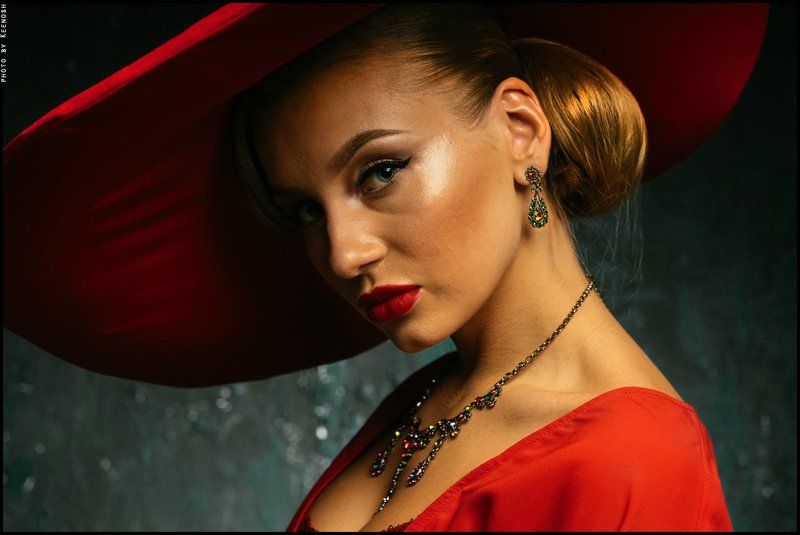 portrait red T e t a t e t фото превью