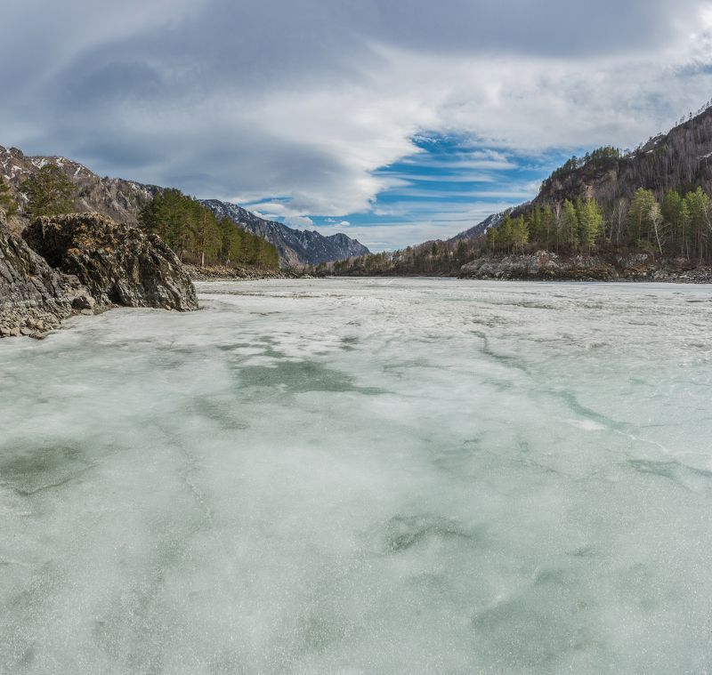 Katun river under the ice фото превью