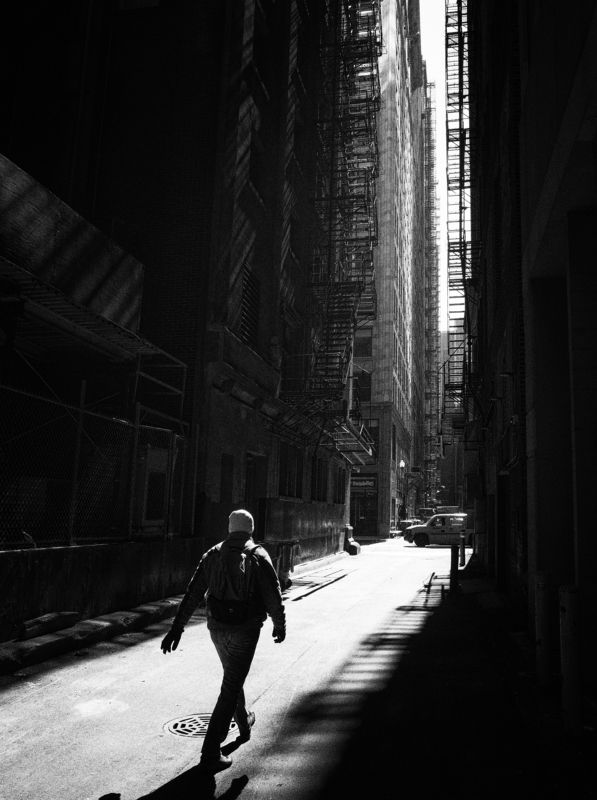 A passerby фото превью