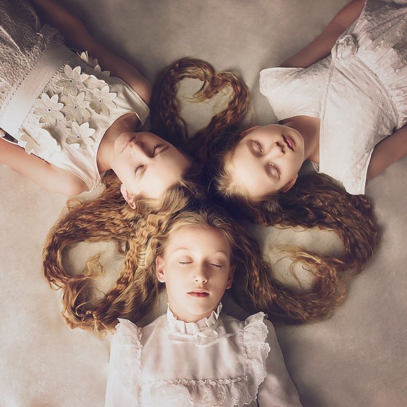 child, girls,portrait,natural-ligh, Three hearts фото превью