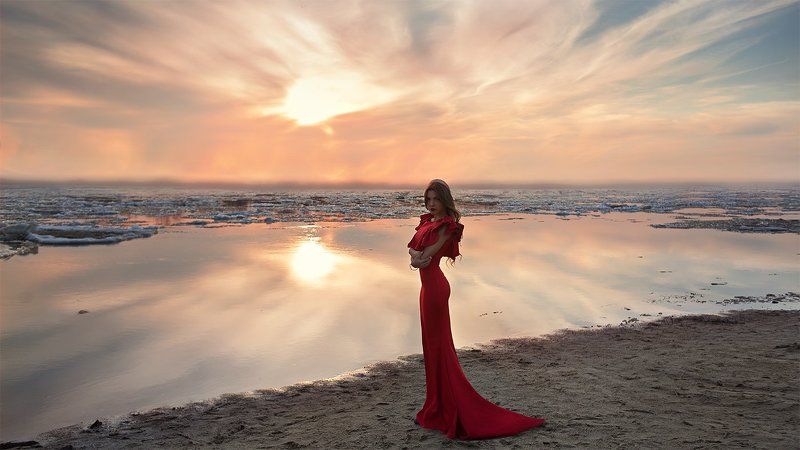 Lady in red фото превью